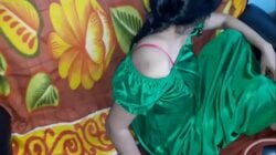 Xxnxx videoसुंदर इंडियन लड़की की सेक्सी चूत चुदाई वीडियो